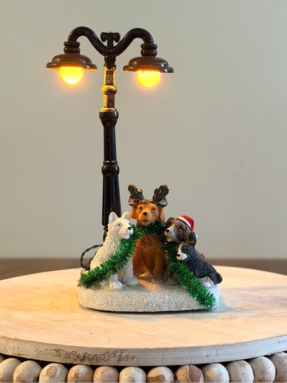 St Nicholas Square Happy Dogs 2021 Lighted Lamp Post Christmas Village w Box